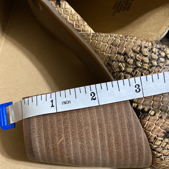 LB Lk Junai booties. - Picture 8 of 8